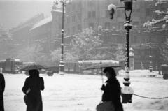 Magyarország, Budapest V.,Budapest VI., Deák Ferenc tér, szemben a Bajcsy-Zsilinszky (Vilmos császár) út és az Anker-ház., 1942, Fortepan/Album090, Budapest, Fortepan #284939