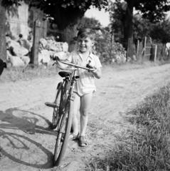 1948, Gara Andor, slanted, bicycle, Fortepan #285173