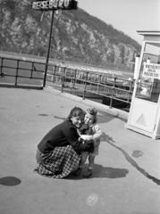 Magyarország, Budapest V., Belgrád (Ferenc József) rakpart a nemzetközi (DDSG) hajóállomásnál, háttérben a Gellért-hegy., 1935, Gara Andor, Budapest, hajóállomás, Fortepan #285192