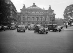 Franciaország, Párizs, Place de l'Opéra, Operaház (Opéra Garnier)., 1937, Gara Andor, kerékpár, Fortepan #285275