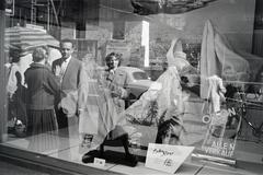 1959, Gara Andor, Show window, reflection, Fortepan #285385