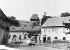 Hungary, Eger, Tinódi Sebestyén (Dózsa György) tér, háttérben a Vár., 1968, Gara Andor, Fortepan #285673