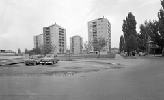 Magyarország, Székesfehérvár, Széna tér (Május 1 tér)., 1972, Építésügyi Dokumentációs és Információs Központ, VÁTI, szovjet gyártmány, GAZ-márka, lakótelep, Moszkvics-márka, automobil, GAZ M21 Volga, Moszkvics 407, Fortepan #28569