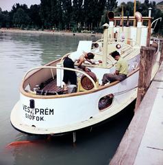 Hungary,Lake Balaton, Révfülöp, a Veszprém vontatógőzös a kikötőben., 1956, Gara Andor, colorful, Fortepan #285782