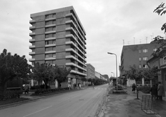 Magyarország, Zalaegerszeg, Kossuth Lajos utca, előtérben a Petőfi utca kereszteződése., 1968, Építésügyi Dokumentációs és Információs Központ, VÁTI, Fortepan #28597