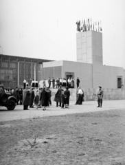 Magyarország, Budapest XIV., Ötvenhatosok tere (Felvonulási tér), magyar úttörők II. országos találkozója. A felvétel a dísztribün mögött készült., 1959, Garaczi László, Budapest, Fortepan #286031