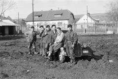 Magyarország, Miskolc, Győri kapu, a felvétel a Magyar Gyárépítő Nemzeti Vállalat telephelyén készült., 1950, Kieselbach Tamás, Fortepan #286250