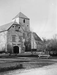 Magyarország, Várpalota, Hunyadi Mátyás (Fő) tér, Thury-vár., 1950, Kieselbach Tamás, Fortepan #286253