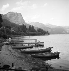 Austria, Grundlsee, Grundlsee, balra a Backenstein a mintegy 600 méter magas sziklafalával., 1933, Kieselbach Tamás, Fortepan #286306