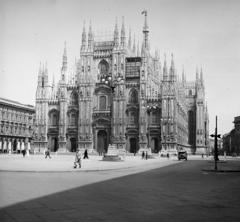 Italy, Milan, Dóm tér (Piazza del Duomo), szemben a Dóm., 1933, Kieselbach Tamás, Fortepan #286310