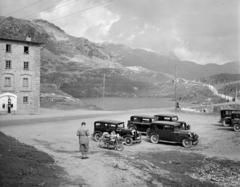 Switzerland, Bernina-hágó. Balra a Hotel Bernina Hospiz, jobbra a Lagh da la Cruseta., 1933, Kieselbach Tamás, Fortepan #286314