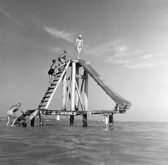 Hungary, Balatonalmádi, strand., 1956, Kieselbach Tamás, Best of, playground slide, Fortepan #286352