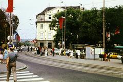 Szlovákia, Pozsony, Hurbanovo námestie (egykor Nagy Lajos tér), balra a Suché mýto ulica (egykor Frigyes főherceg utca)., 1976, Kozák, színes, Csehszlovákia, Fortepan #286583