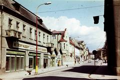 Szlovákia, Rimaszombat, Deák Ferenc utca (ulica SNP) a Széchy utca (Francisciho ulica) felől a Tompa Mihály tér (Námestie Mihálya Tompu) felé nézve., 1976, Kozák, színes, Csehszlovákia, Fortepan #286585