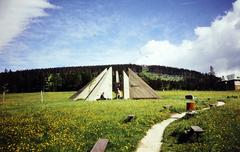 Csehország, Malá Úpa, Horní Malá Úpa. A proletártalálkozók emlékművét Josef Marek szobrász és Bohumil Falta építész tervezte, 1972-ben leplezték le., 1976, Kozák, színes, Csehszlovákia, Fortepan #286589