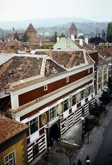 Magyarország, Kőszeg, kilátás a Hősök kapuja tornyából, előtérben a Jurisics tér és a Városháza, háttérben a Jurisics-vár., 1980, Kozák, színes, Fortepan #286603