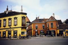 Magyarország, Kőszeg, Fő (Köztársaság) tér, balra a Várkör, szemben a Városház utca torkolata., 1980, Kozák, színes, Fortepan #286607