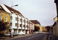 Magyarország, Kőszeg, Kossuth Lajos utca a Fő (Köztársaság) tér felé nézve., 1980, Kozák, színes, Fortepan #286621