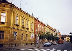 Magyarország, Kőszeg, Rákóczi Ferenc utca a Temető utcától a Fő (Köztársaság) tér felé nézve., 1980, Kozák, színes, Fortepan #286623