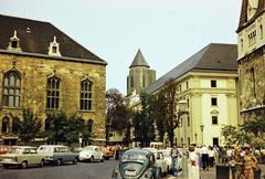 Hungary, Budapest I., Szentháromság tér, szemben a Hilton szálló., 1977, Kozák, Budapest, colorful, Fortepan #286628