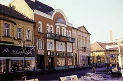 Magyarország, Szolnok, Baross útca, jobbra a Sütő utca torkolata., 1980, Kozák, színes, Fortepan #286656