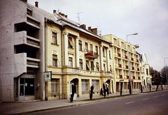 Magyarország, Nyíregyháza, Országzászló (Lenin) tér, a Zrínyi Ilona utca és az Iskola utca közötti házsor., 1980, Kozák, színes, Fortepan #286755