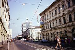 Magyarország, Szeged, Széchenyi tér a Kossuth Lajos sugárút - Tisza Lajos (Lenin) körút sarok felé nézve., 1980, Kozák, színes, Fortepan #286765