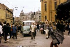 Magyarország, Debrecen, Kálvin tér, szemben az Aranybika Szálló épülete, jobbra a Református Nagytemplom. Virágkarnevál., 1972, Kozák, Fortepan #286784