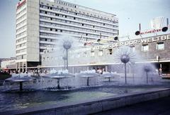 Németország, Drezda, előtérben a Pusteblumen-Brunnen, mögötte az Interhotel Bastei., 1983, Kozák, színes, NDK, Fortepan #286805