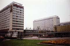 Németország, Drezda, Prager Straße, az Interhotels Prager Straße épületkomplexuma., 1983, Kozák, színes, NDK, Fortepan #286808