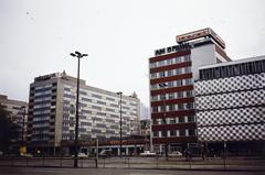 Németország, Lipcse, a Richard-Wagner-Straße a Tröndlinring felöl, jobbra a Konsument Áruház., 1972, Kozák, Fortepan #286828