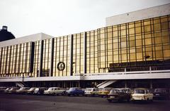 Germany, Berlin, Kelet-Berlin, Schlossplatz (Marx-Engels-Platz), szemben a Köztársasági Palota (Palast der Republik)., 1977, Kozák, East-Berlin, colorful, GDR, Fortepan #286845