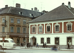 Magyarország, Sopron, Várkerület (Lenin körút) a Hátsókapu torkolatánál., 1970, Építésügyi Dokumentációs és Információs Központ, VÁTI, színes, autóbusz, magyar gyártmány, Ikarus-márka, Ikarus 66, Fortepan #28687