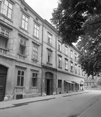 Hungary, Sopron, Templom utca 25. és 27. sz. épület a Széchenyi tér felé nézve., 1960, Építésügyi Dokumentációs és Információs Központ, VÁTI, street view, Fortepan #28693