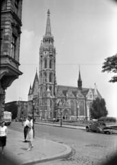 Magyarország, budai Vár, Budapest I., Tárnok utca a Balta köznél, szemben a Mátyás-templom., 1965, Szilvási hagyaték, Citroen 2CV, Budapest, Fortepan #287092