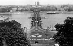 Magyarország, Budapest I.,Budapest V., kilátás az Alagút feletti sétányról a Clark Ádám tér, a Széchenyi Lánchíd és a Bazilika felé., 1962, Tem Miklós, Budapest, Fortepan #287126