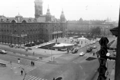 Hungary, Győr, Szent István (Tanácsköztársaság) út - Baross Gábor (Lenin) út kereszteződés és a Városháza a Rába Hotelből nézve., 1966, Tóth Ákos, Fortepan #287254