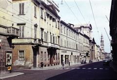 Italy, Parma, Strada della Repubblica, balra a Via Petrarca torkolata, távolabb a Chiesa di San Sepolcro., 1966, Szomolányi József, Fortepan #287301