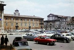 Olaszország, Róma, Piazza San Giovanni In Laterano, szemben a complesso ospedaliero San Giovanni-Addolorata, tőle jobbra az Ospedale delle donne., 1964, Szomolányi József, Fortepan #287322