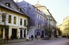 Romania,Transylvania, Sibiu, Nagy tér (Piața Mare), középen a Blaues Stadthaus (Kék Ház), ettől jobbra a Brukenthal-palota., 1968, Szomolányi József, Fortepan #287342