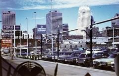 Amerikai Egyesült Államok, Tennessee állam, Memphis, U.S. Route 79, jobbról a második a Sterick Building irodaház a Madison Avenue és a North B.B. King Boulevard sarkán., 1971, Szomolányi József, Fortepan #287349