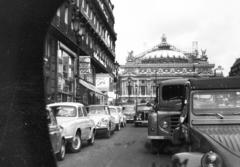 Franciaország, Párizs, Place de l'Opéra, szemben az Operaház (Opera Garnier)., 1962, Pécsi család, Fortepan #287688