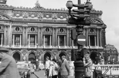 Franciaország, Párizs, Place de l'Opéra, szemben az Operaház (Opera Garnier)., 1962, Pécsi család, Fortepan #287689