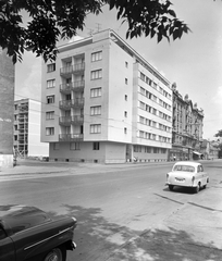 Magyarország, Debrecen, Szent Anna utca (Béke útja) és a Jászai Mari utca kereszteződése., 1966, Építésügyi Dokumentációs és Információs Központ, VÁTI, német gyártmány, Trabant-márka, utcakép, automobil, Skoda Octavia, Trabant 500, Fortepan #28772