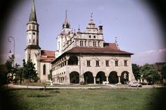 Slovakia, Levoča, Városháza, Szent Jakab-templom., 1955, Csaba László örökösei, public building, colorful, church, archway, monument, Fortepan #287876