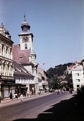 Romania,Transylvania, Brașov, Kolostor utca (Strada Mureșenilor), a Szent Péter és Pál-templom., 1956, Csaba László örökösei, church, colorful, street view, steeple, Latin Church, Fortepan #287909