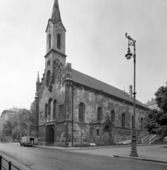 Magyarország, Budapest I., Fő utca, Budai kapucinus templom a Corvin tér felől., 1967, Építésügyi Dokumentációs és Információs Központ, VÁTI, templom, Budapest, Fortepan #28792