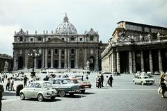 Vatikán, Szent Péter tér, balra a Szent Péter-bazilika., 1960, Csaba László örökösei, Fiat 500, DKW Junior, Simca Aronde, színes, műemlék, Fortepan #287938