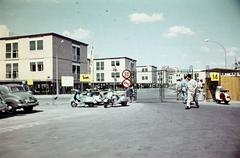 Olaszország, Róma, az 1960-as Olimpiai Játékokra készült olimpiai falu (Villaggio Olimpico). Szemben a mai Via degli Olimpionici., 1960, Csaba László örökösei, színes, embléma, robogó, Fortepan #287948