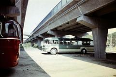 Olaszország, Róma, olimpiai falu (Villaggio Olimpico), a Corso di Francia viaduktja a Via Pietro de Coubertin kereszteződésénél., 1960, Csaba László örökösei, autóbusz, színes, Fortepan #287960